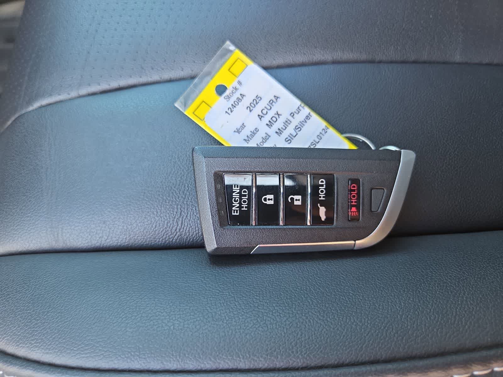 Used 2025 Acura MDX SH-AWD w/ Technology Package image 28