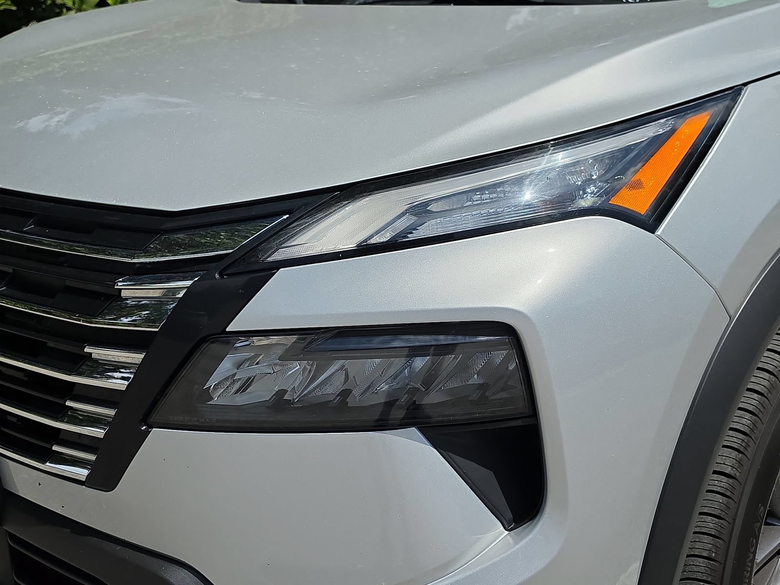 Used 2024 Nissan Rogue S AWD/4WD image 9