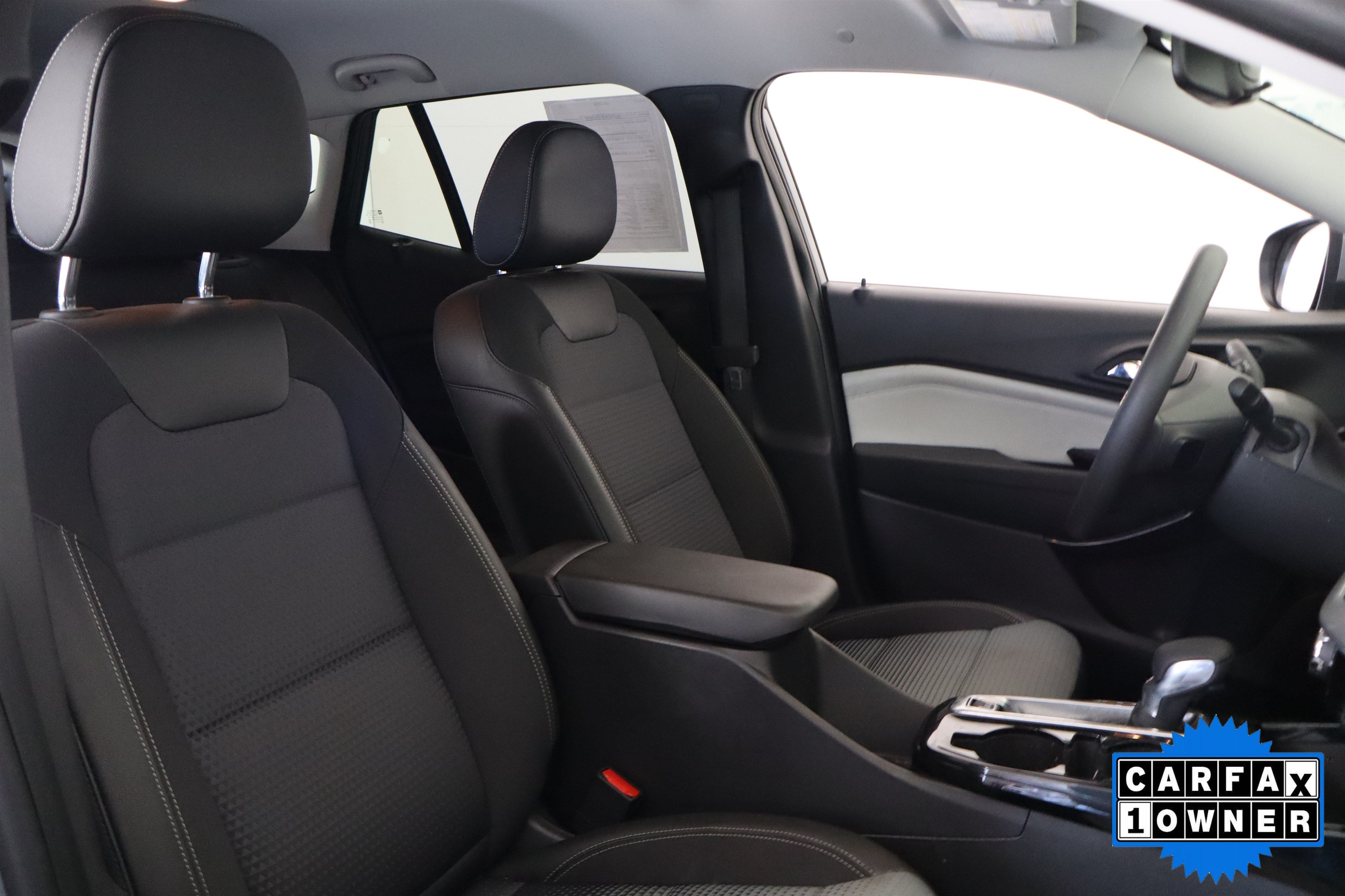 Used 2025 Chevrolet Trax LT FWD image 21