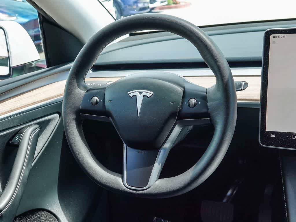 Used 2024 Tesla Model Y 2WD image 13