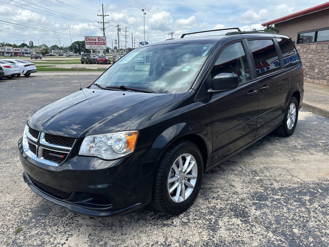 Used 2016 Dodge Grand Caravan SXT w/ Rear Park Assist Package FWD image 5