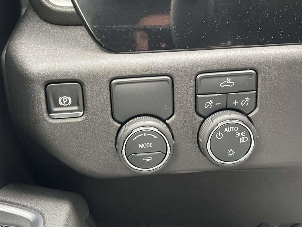 Used 2025 Chevrolet Silverado 1500 LT w/ Leather Package image 28