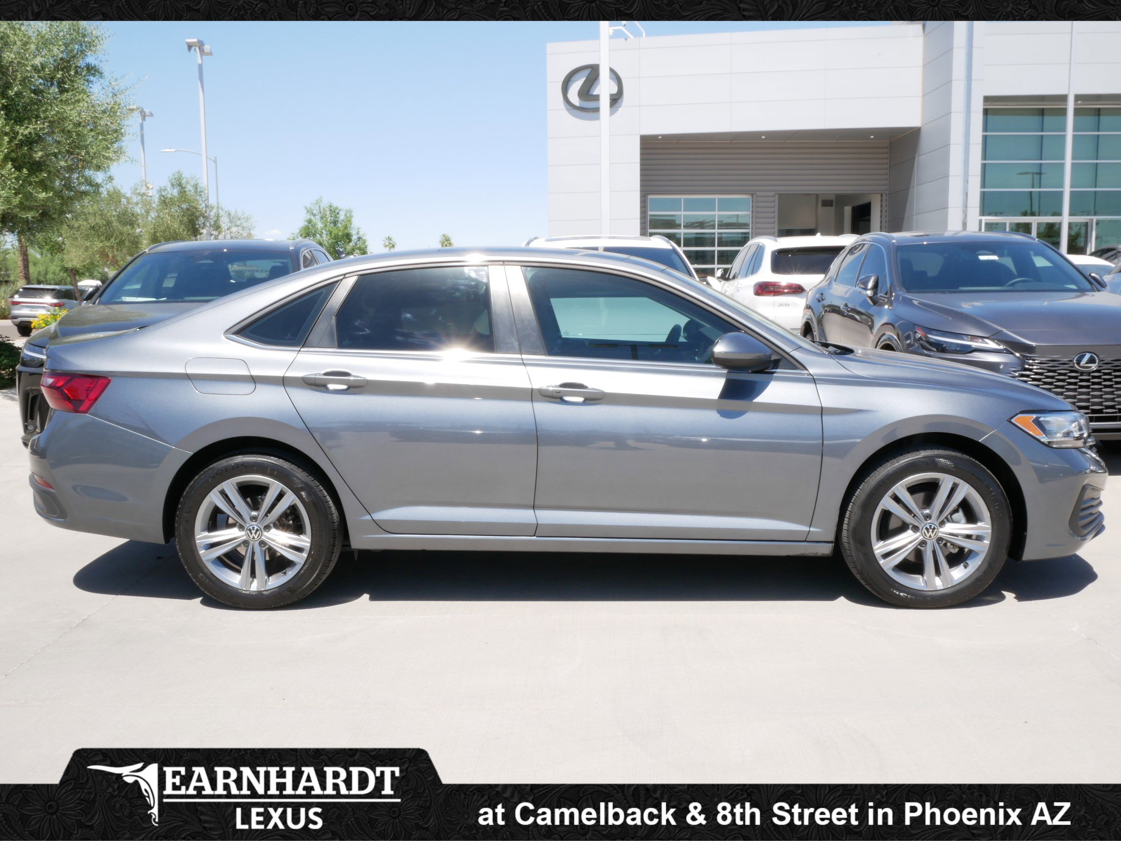 Used 2024 Volkswagen Jetta SE w/ Panoramic Sunroof Package image 11