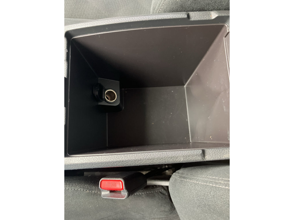 Used 2016 Nissan Rogue SV image 25