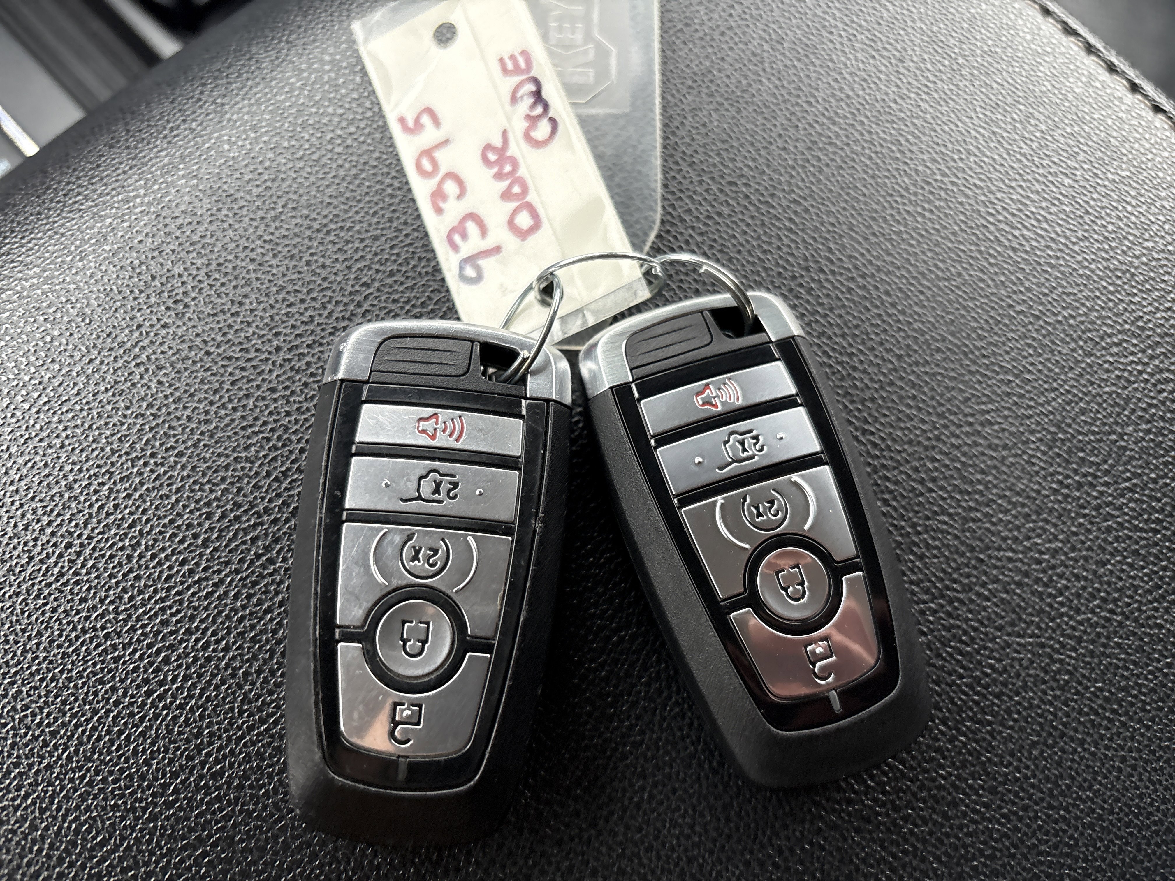 Used 2024 Ford Expedition XLT image 32