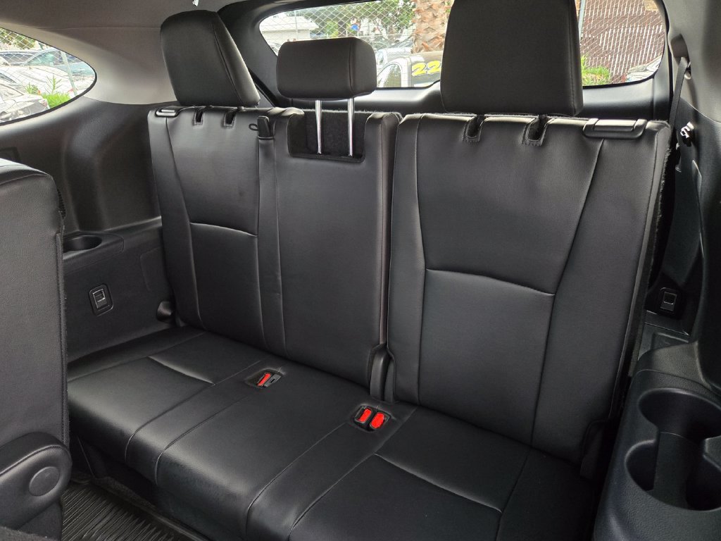 Used 2024 Toyota Highlander XLE AWD/4WD image 14