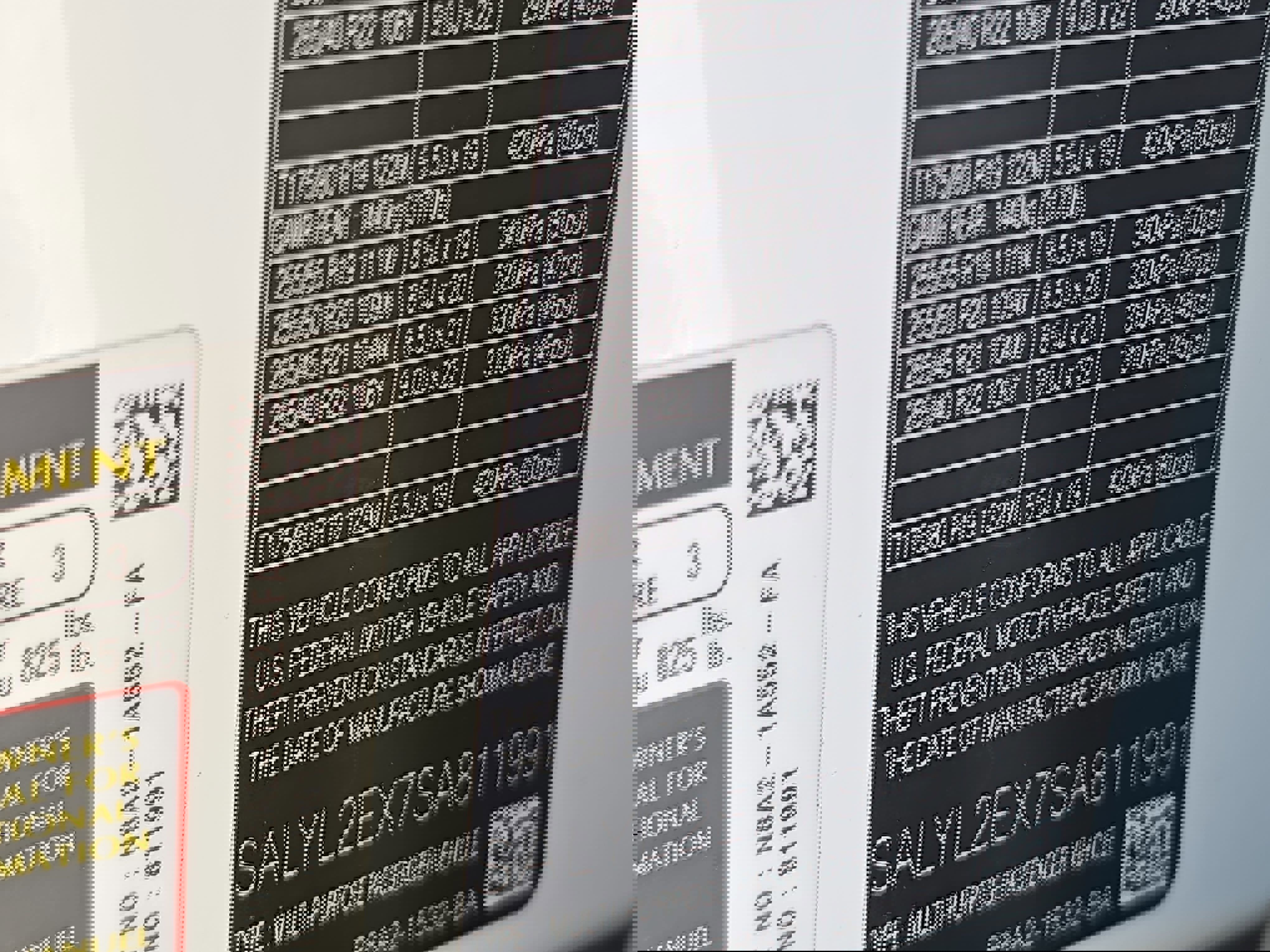 Certified 2025 Land Rover Range Rover Velar Dynamic SE AWD/4WD image 36