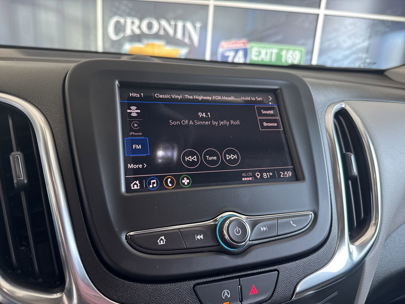 Used 2024 Chevrolet Equinox LS w/ LS Convenience Package image 31