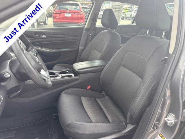 Used 2024 Nissan Altima 2.5 SV FWD image 9