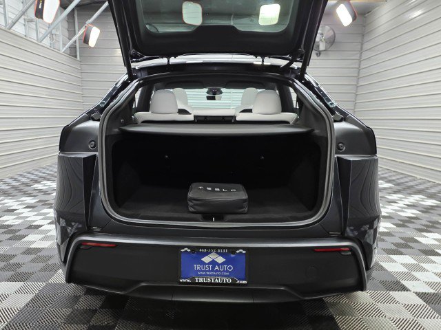 Used 2026 Tesla Model Y Long Range RWD image 36