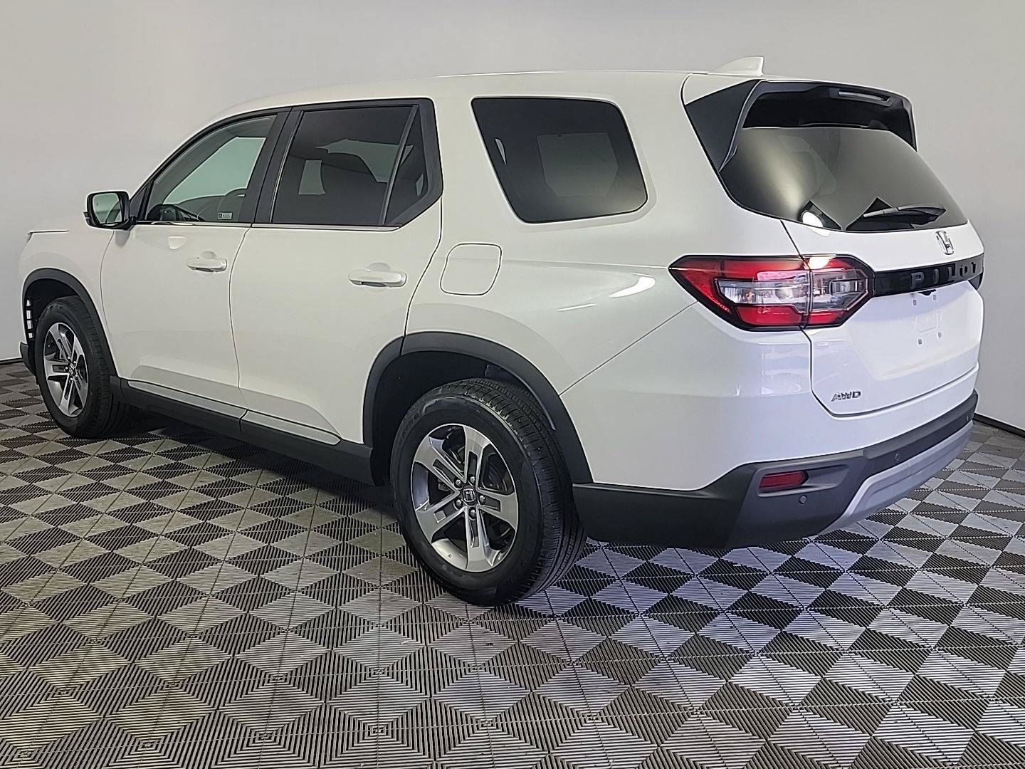 Certified 2025 Honda Pilot EX-L image 10
