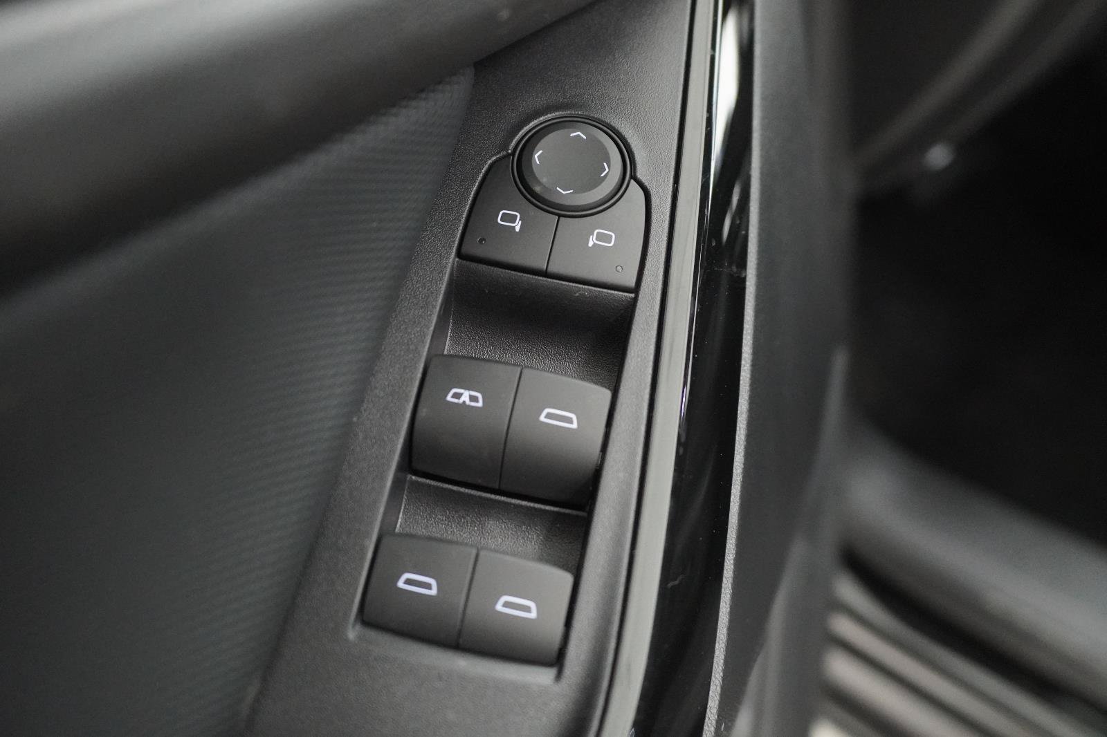 New 2027 Chevrolet Equinox LT w/ Convenience Package II FWD image 21