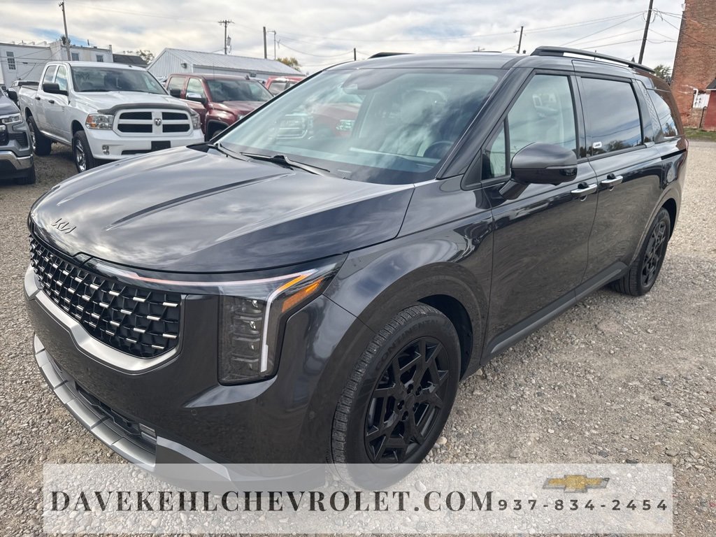 Used 2025 Kia Carnival SX Prestige image 1