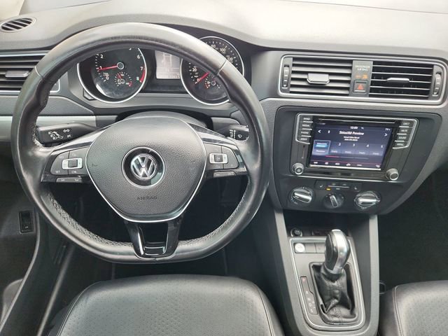 Used 2017 Volkswagen Jetta SE image 11