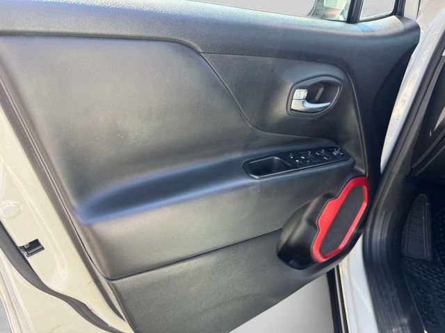 Used 2017 Jeep Renegade Trailhawk AWD/4WD image 20