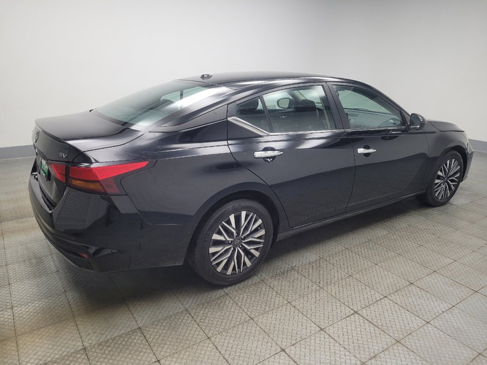 Used 2024 Nissan Altima 2.5 SV image 10