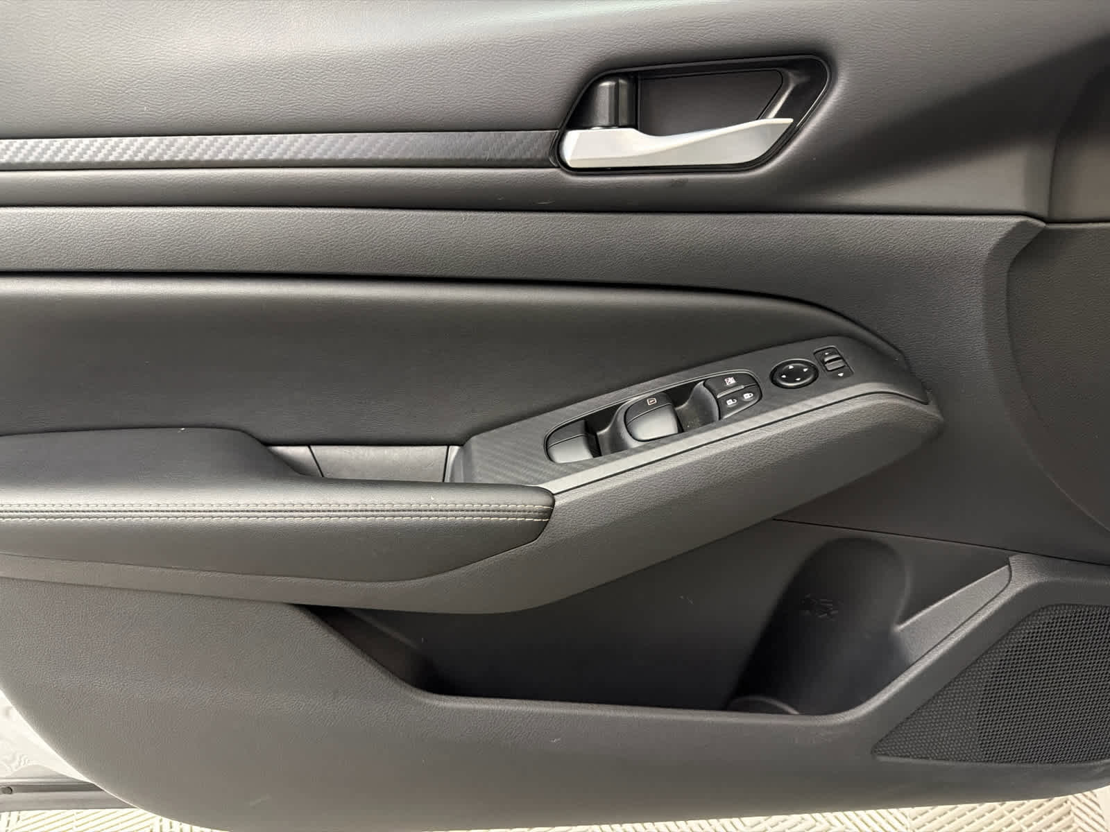 Certified 2025 Nissan Altima 2.5 SV FWD image 22