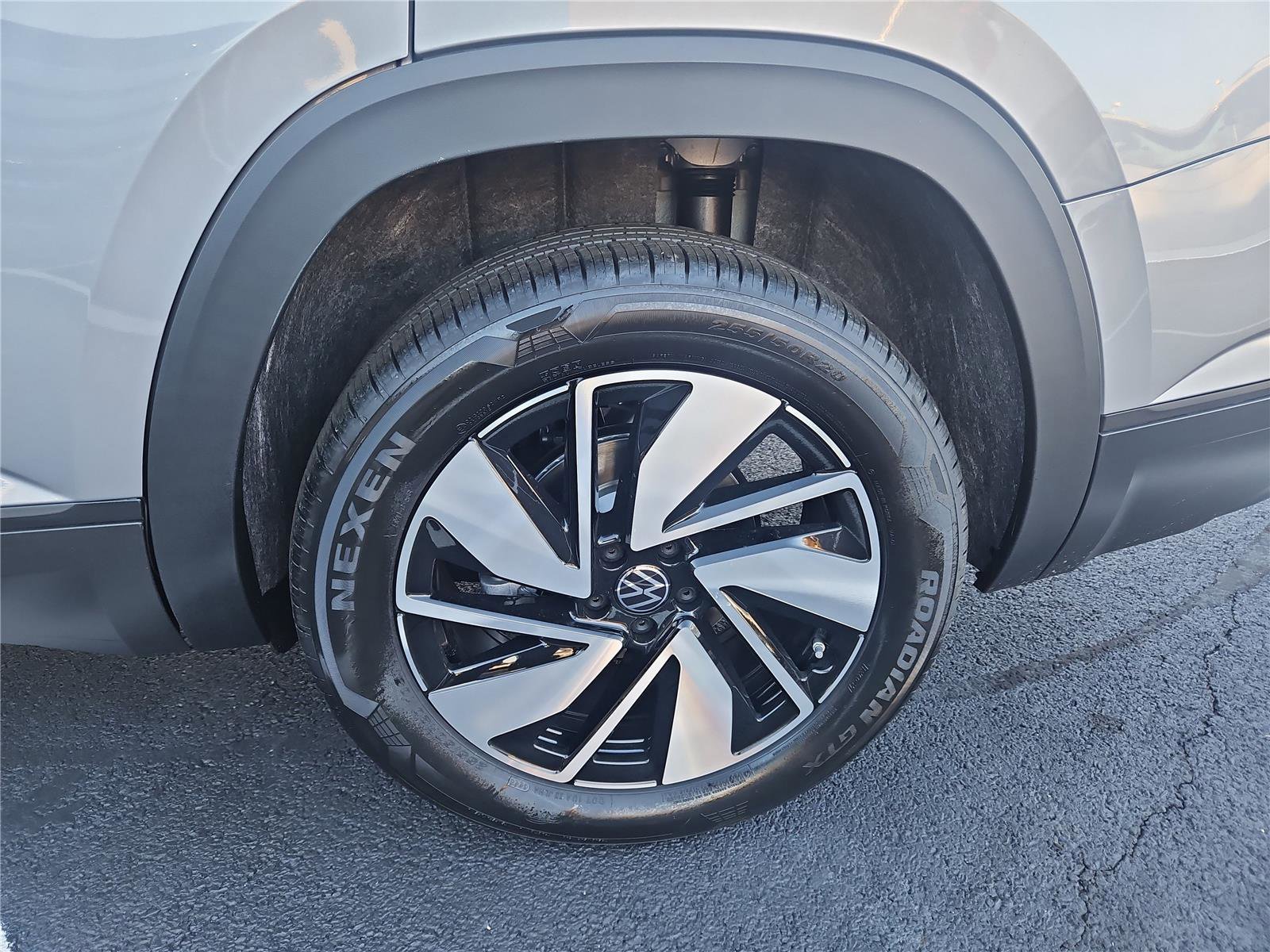 New 2026 Volkswagen Atlas SE image 11