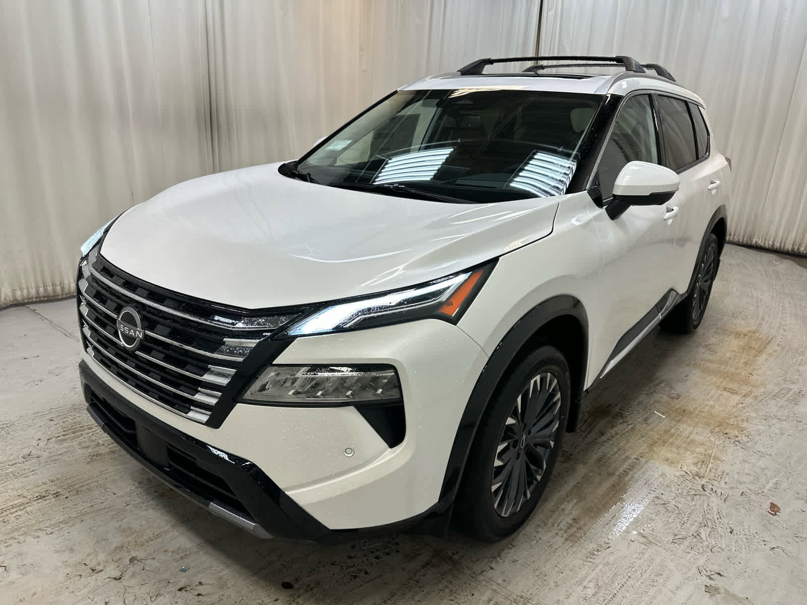 New 2026 Nissan Rogue Platinum image 9