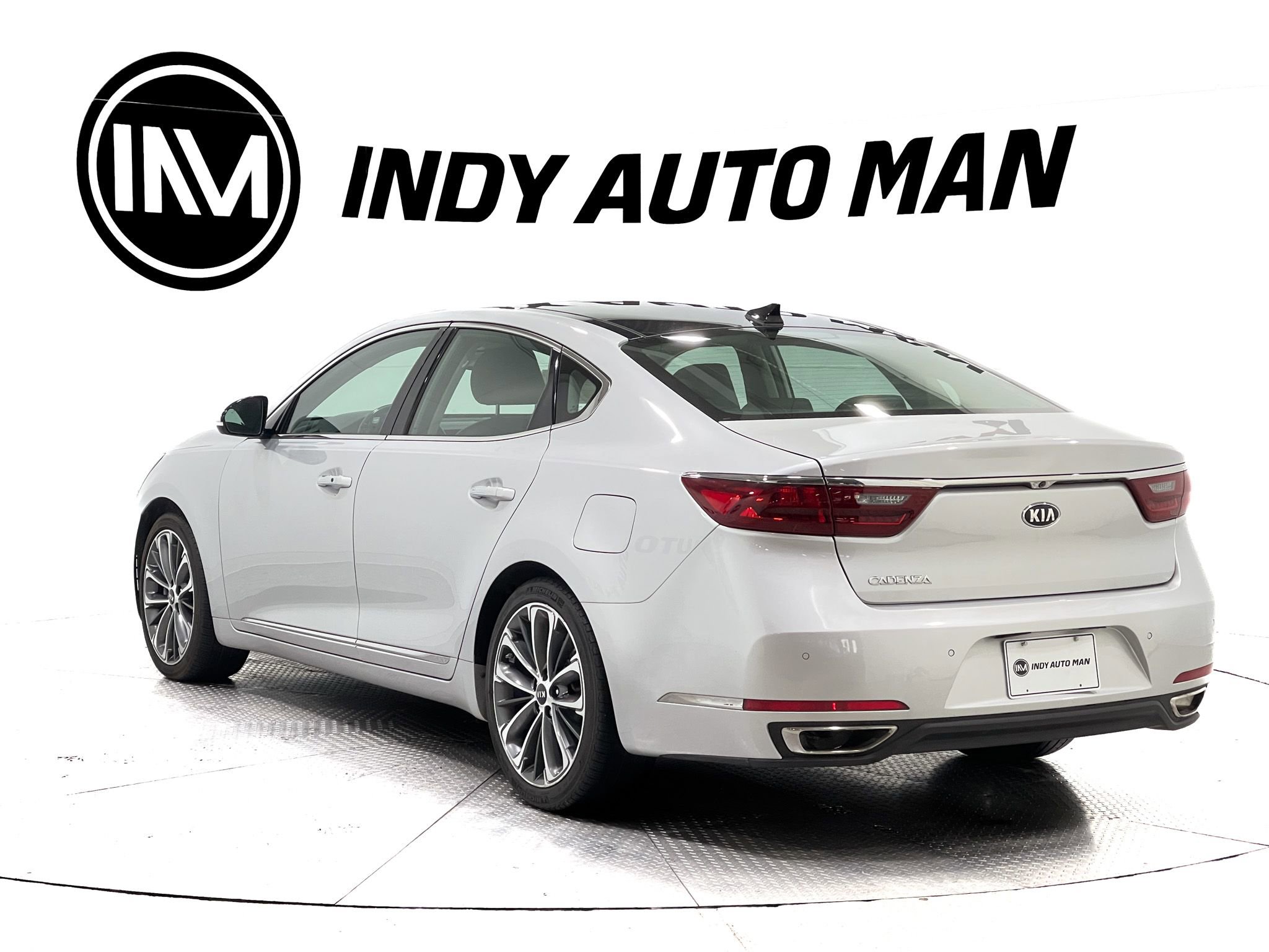 Used 2018 Kia Cadenza Technology image 6