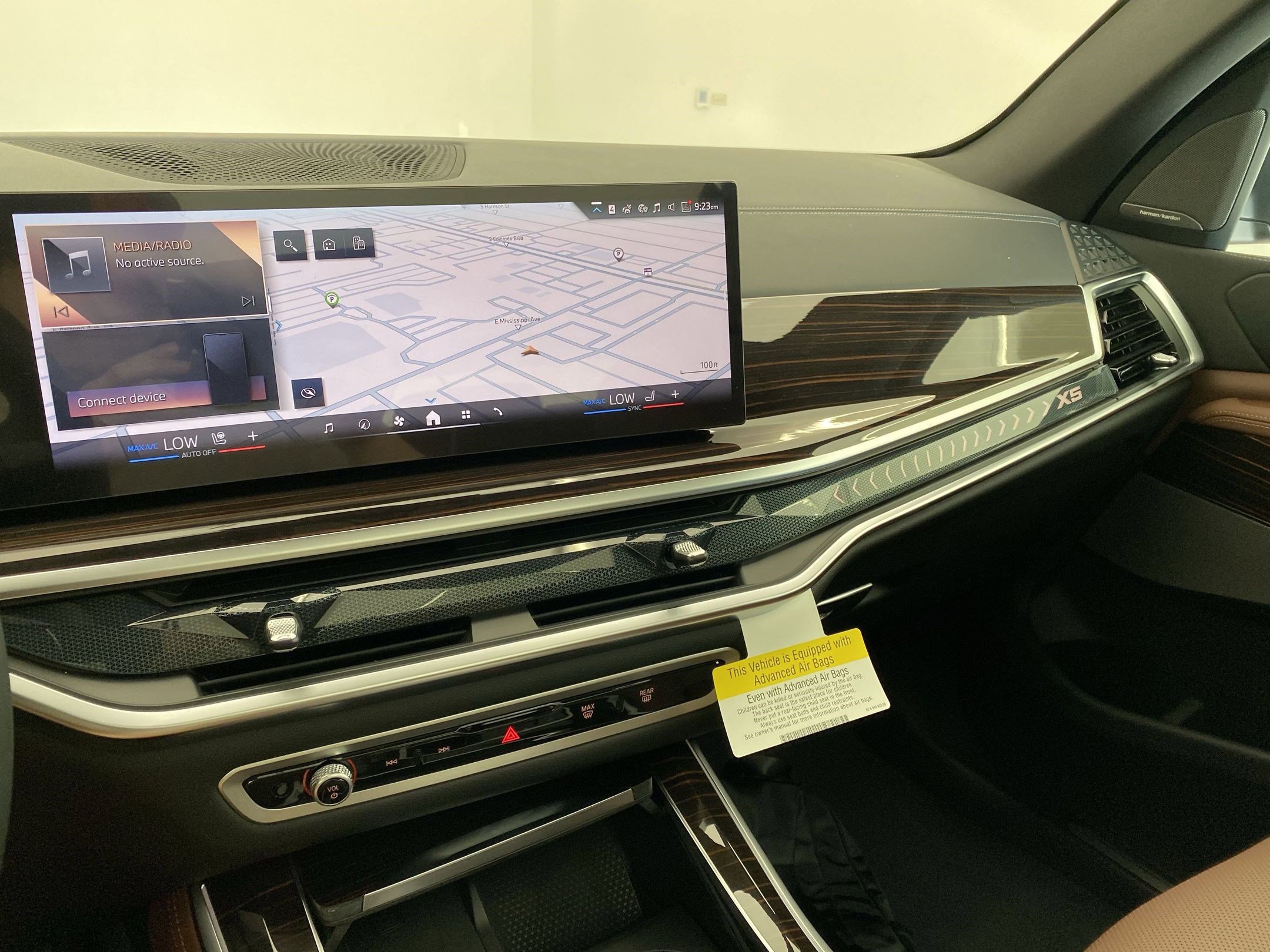 Used 2026 BMW X5 xDrive50e w/ Premium Package image 25