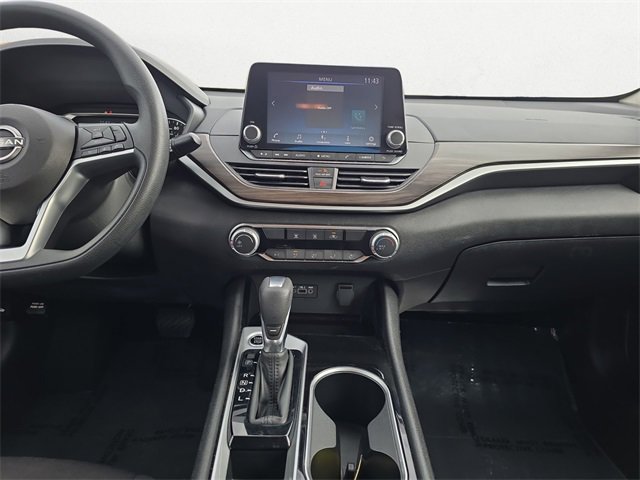 Used 2024 Nissan Altima 2.5 SV image 11