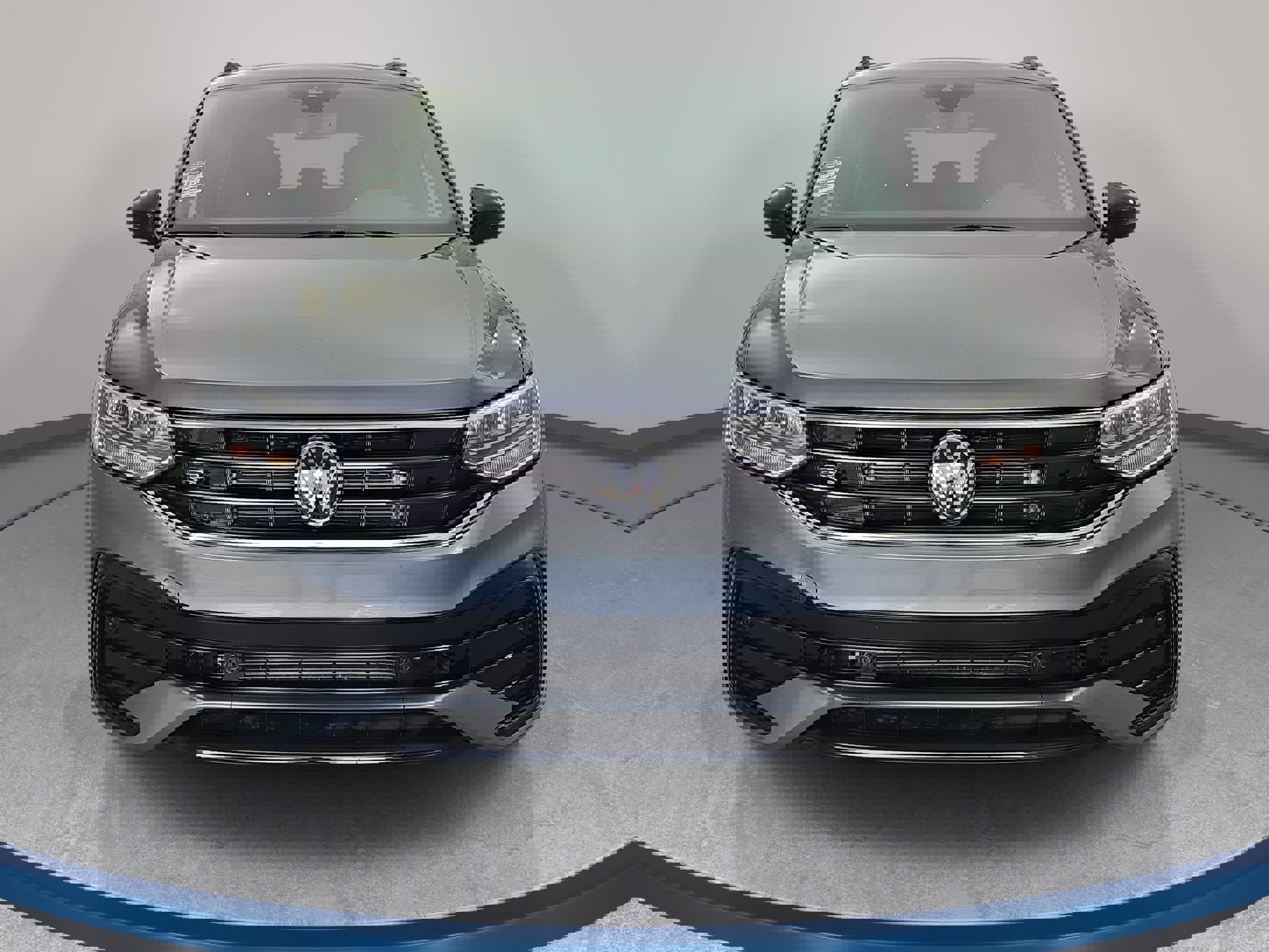 Certified 2024 Volkswagen Tiguan SE R-Line image 2