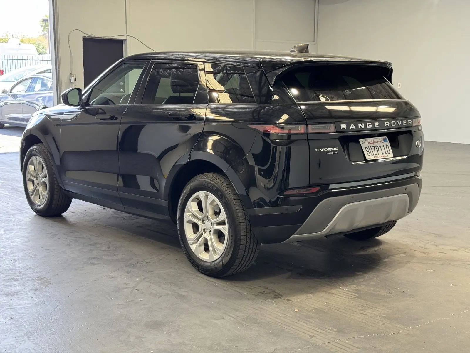 Used 2020 Land Rover Range Rover Evoque S image 2
