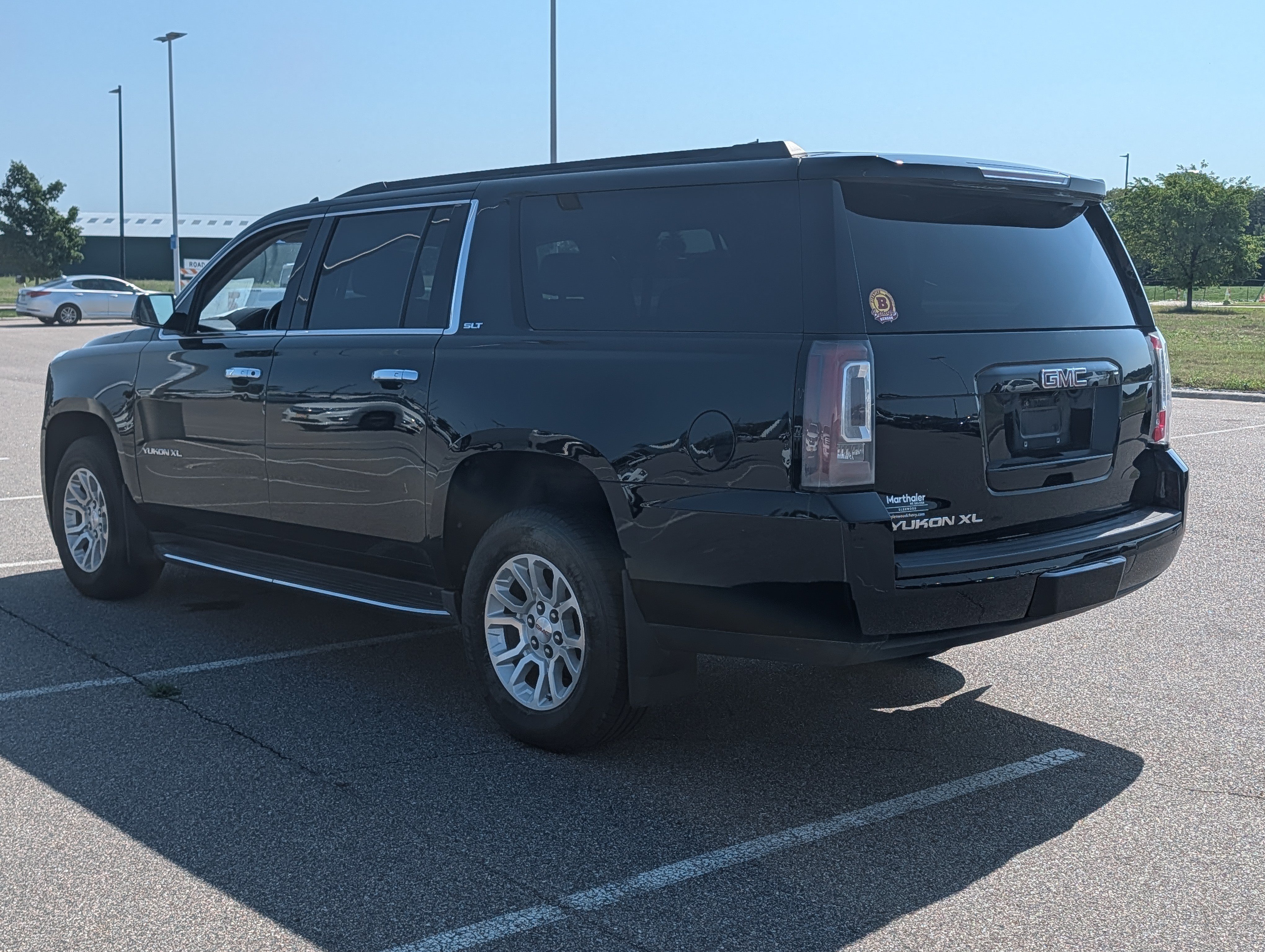 Used 2018 GMC Yukon XL SLT AWD/4WD image 3