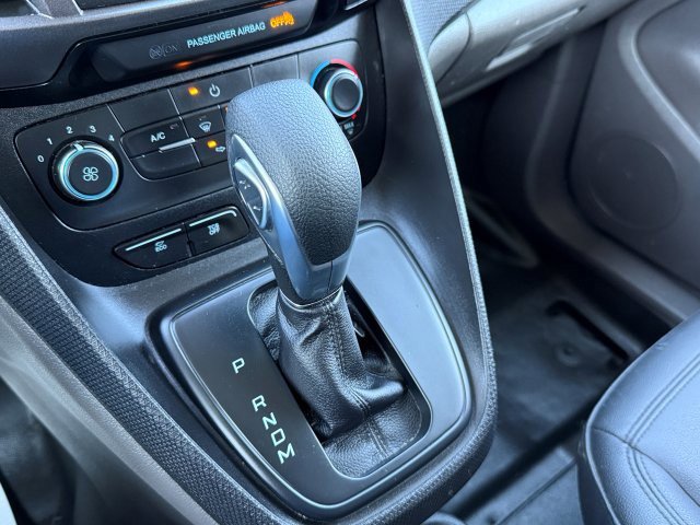 Used 2020 Ford Transit Connect XL image 24