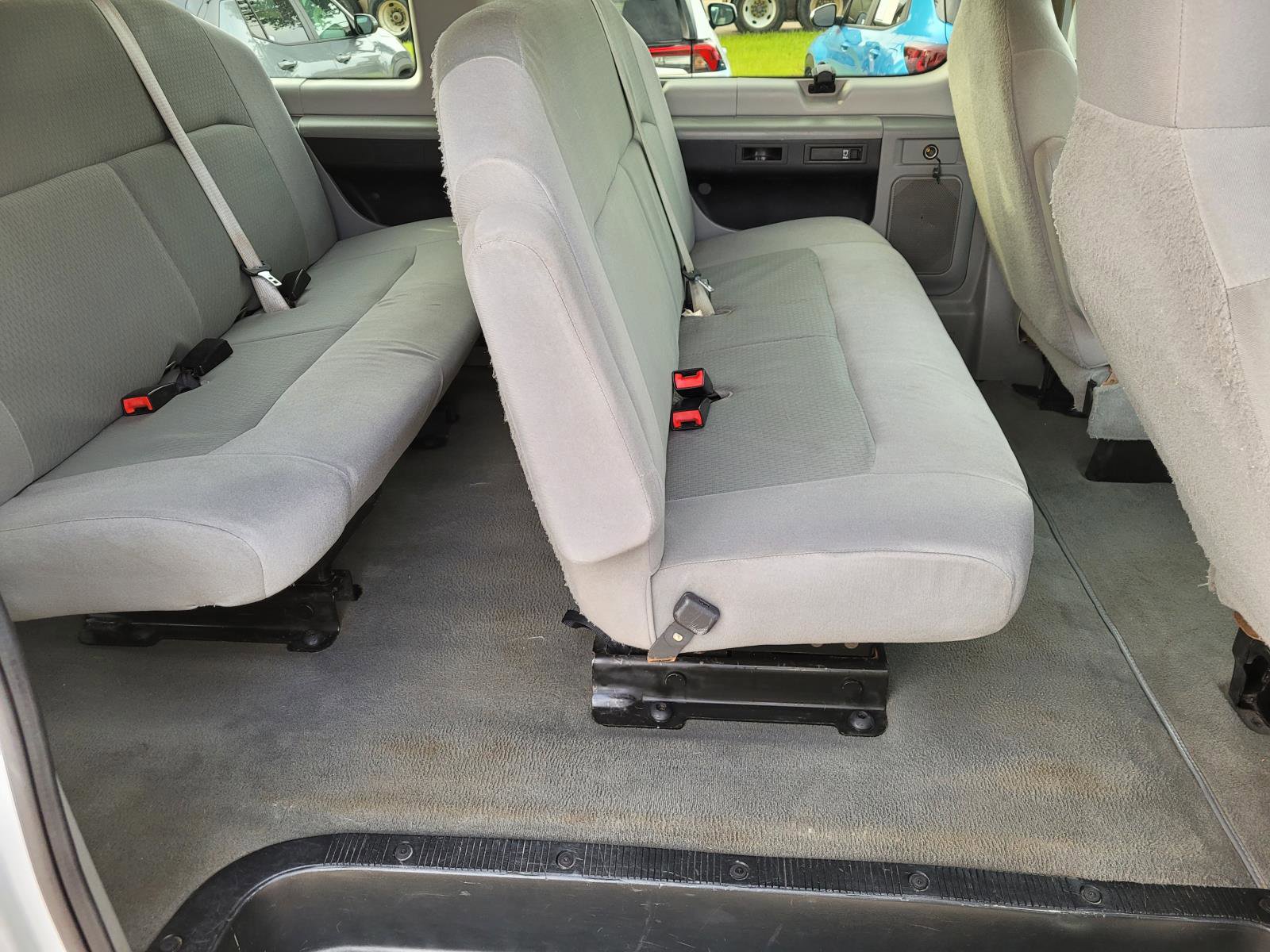 Used 2011 Ford E-350 and Econoline 350 XLT image 13