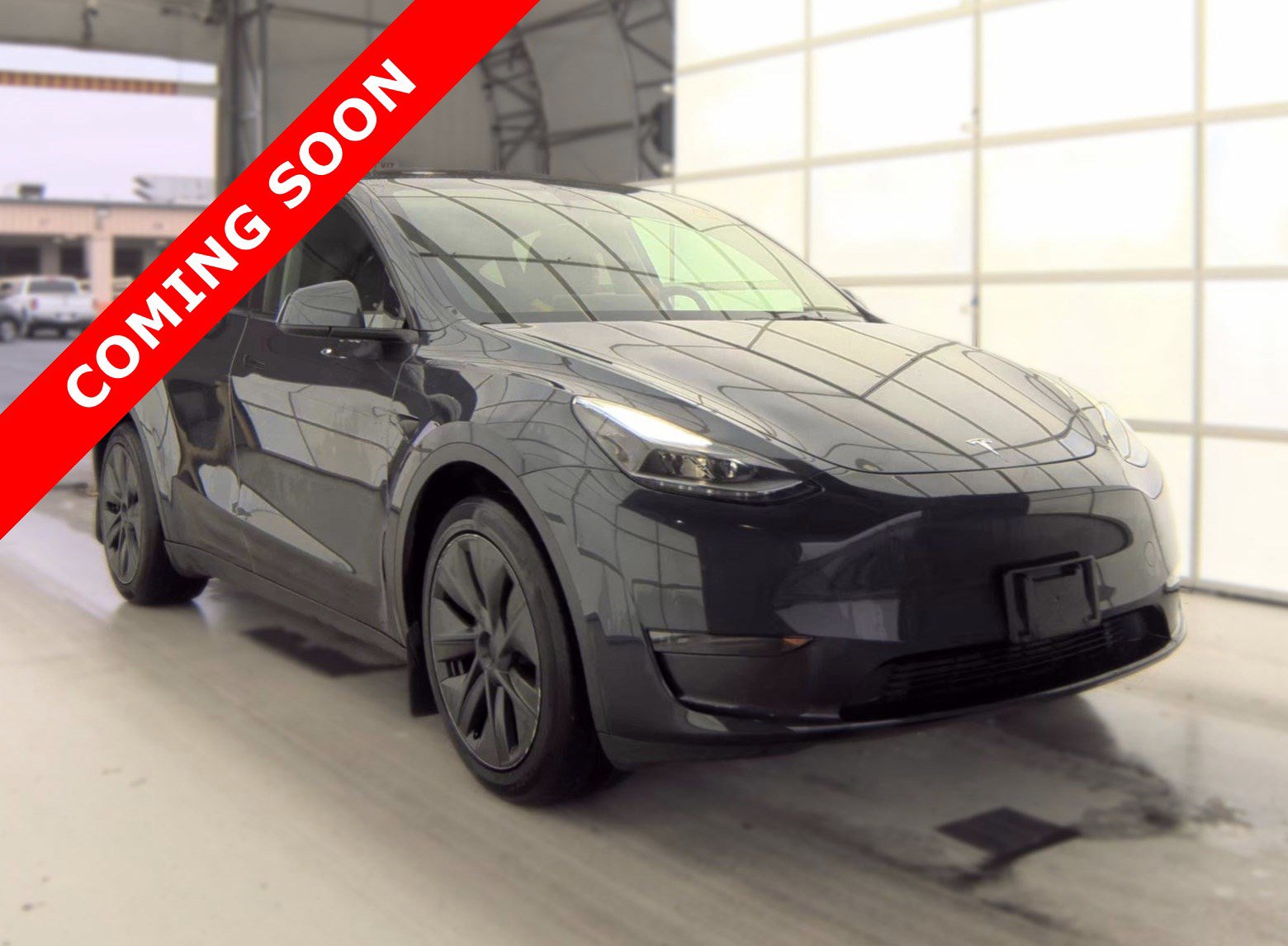 Used 2024 Tesla Model Y Long Range AWD/4WD image 3