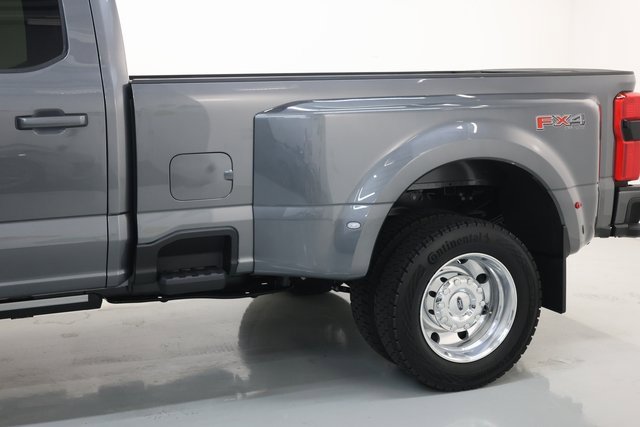 Used 2025 Ford F450 Platinum w/ FX4 Off-Road Package image 70