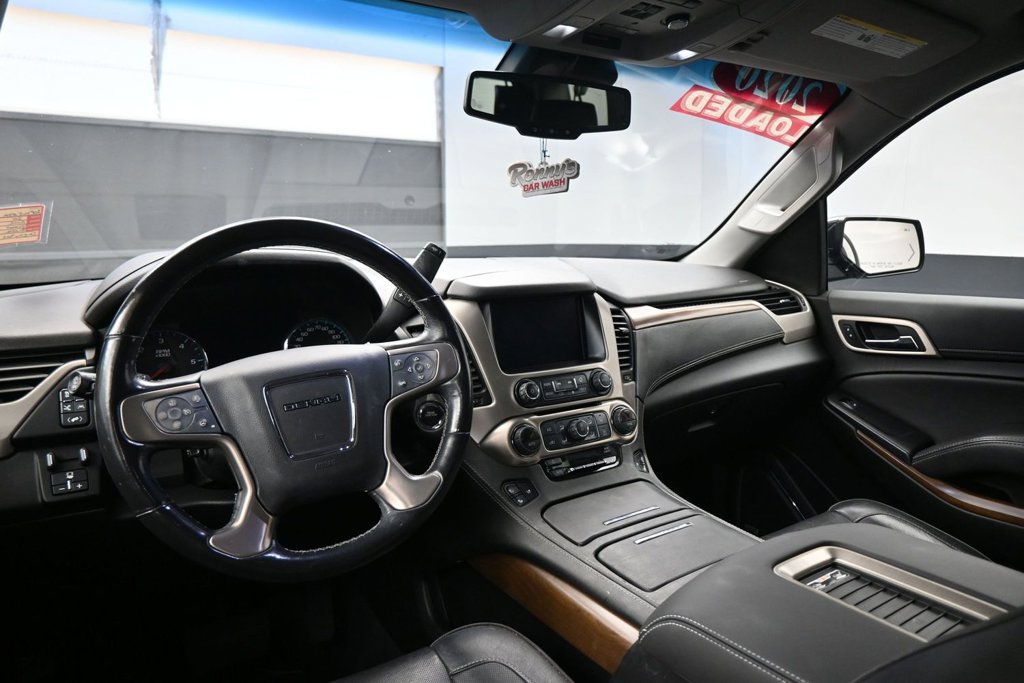 Used 2020 GMC Yukon XL Denali w/ Denali Premium Package RWD image 9