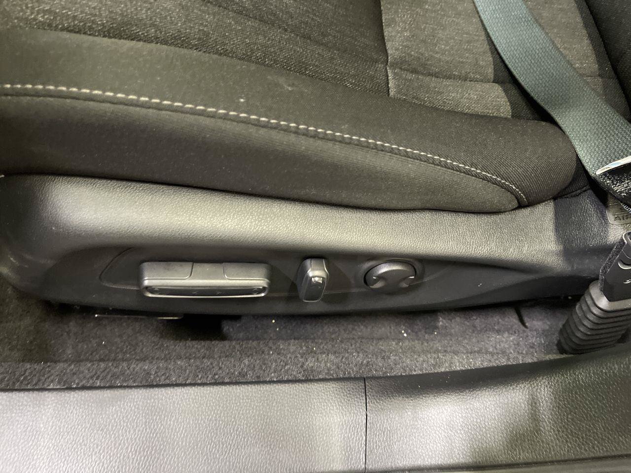 Certified 2025 Honda Accord SE image 12