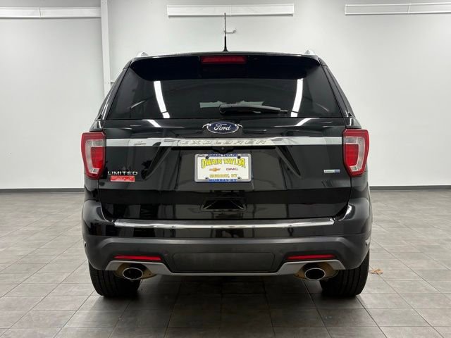 Used 2018 Ford Explorer Limited w/ Equipment Group 301A AWD/4WD image 3