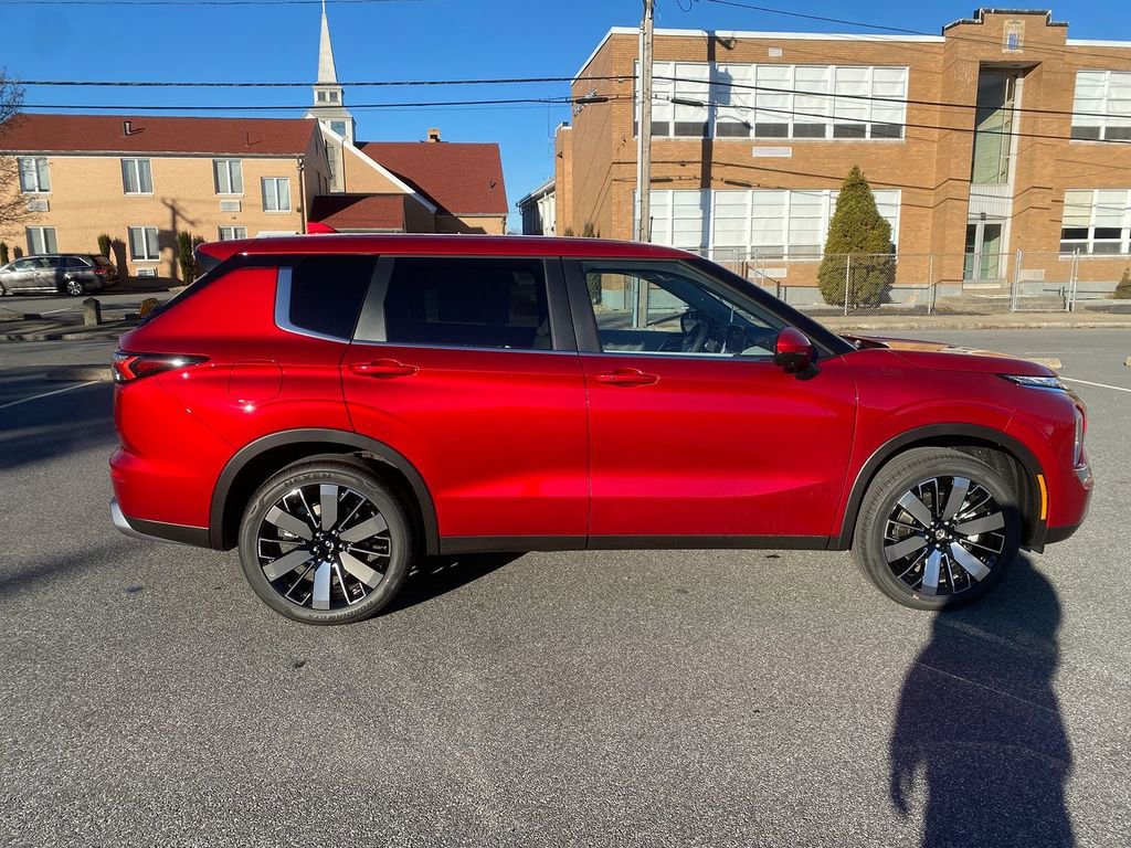 New 2026 Mitsubishi Outlander SE image 4