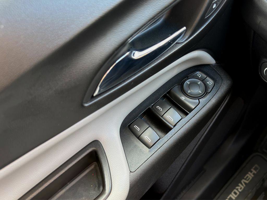 Used 2018 Chevrolet Equinox LS image 11