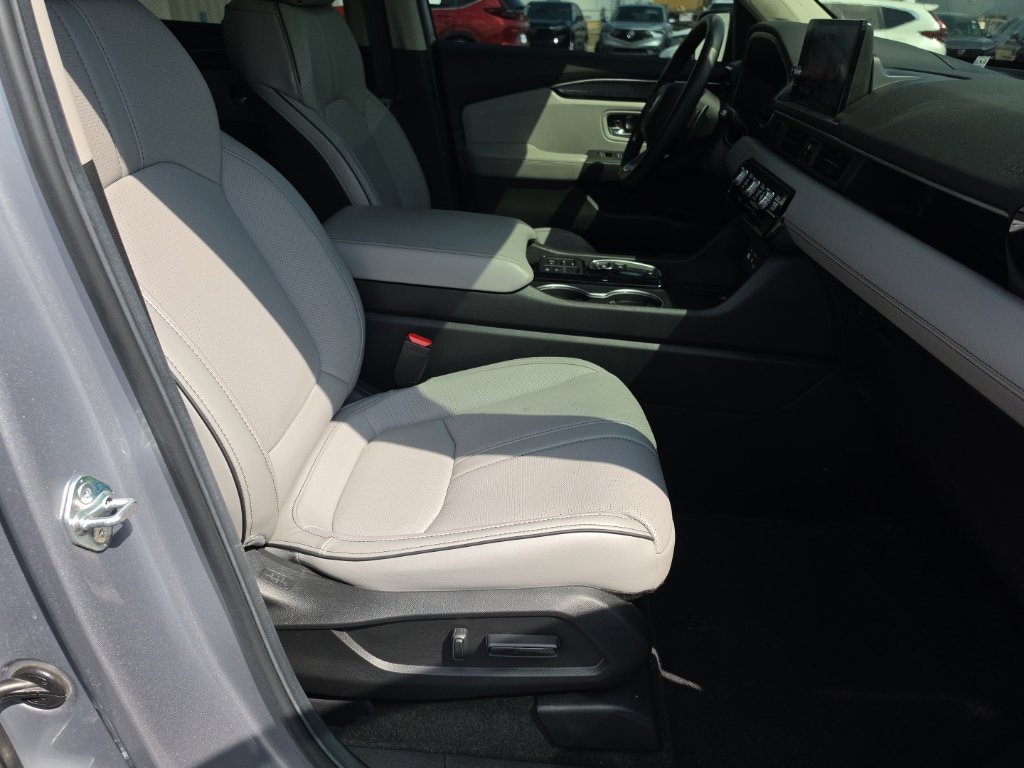 Used 2025 Honda Pilot Elite image 33