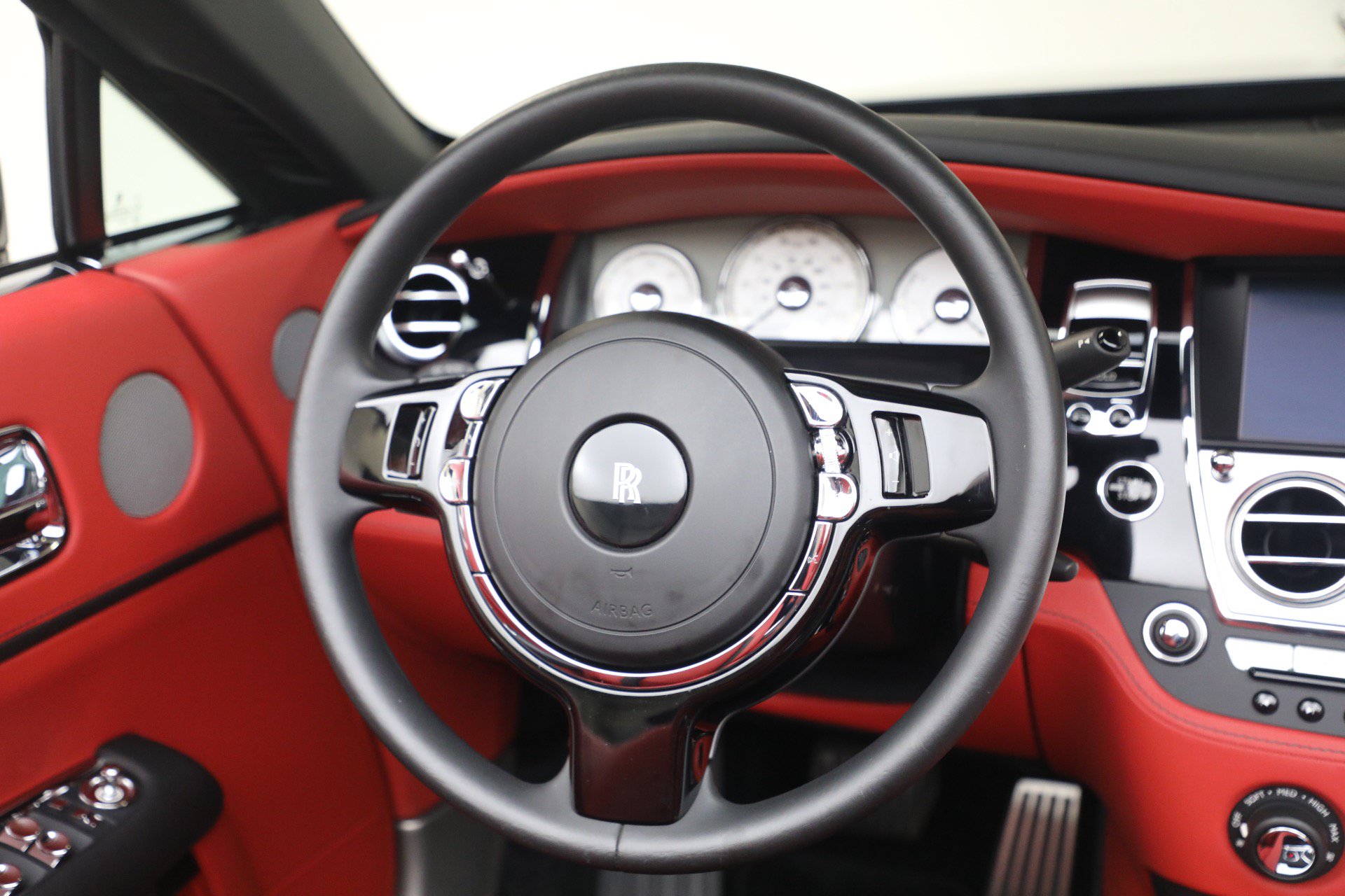 Certified 2020 Rolls-Royce Dawn RWD image 38