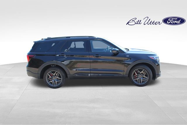 Used 2025 Ford Explorer ST-Line w/ ST-Line Street Pack AWD/4WD image 4