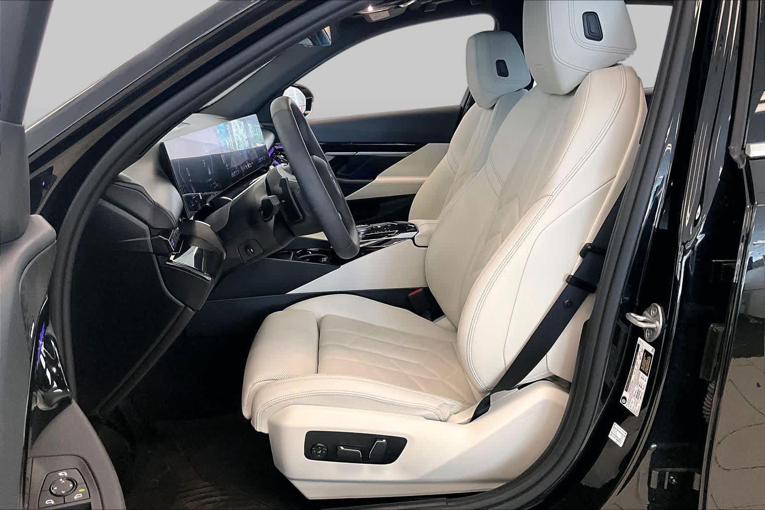 Used 2024 BMW 530i w/ Premium Package RWD image 7