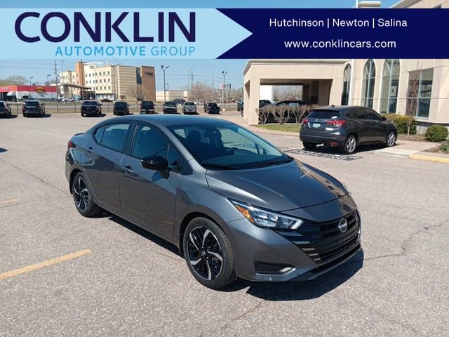 New 2025 Nissan Versa SR w/ Trunk Package