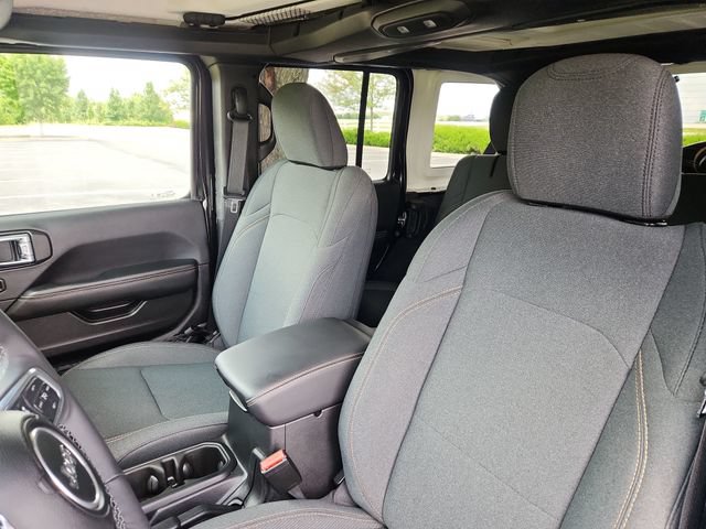 Used 2025 Jeep Wrangler Unlimited Sahara AWD/4WD image 22