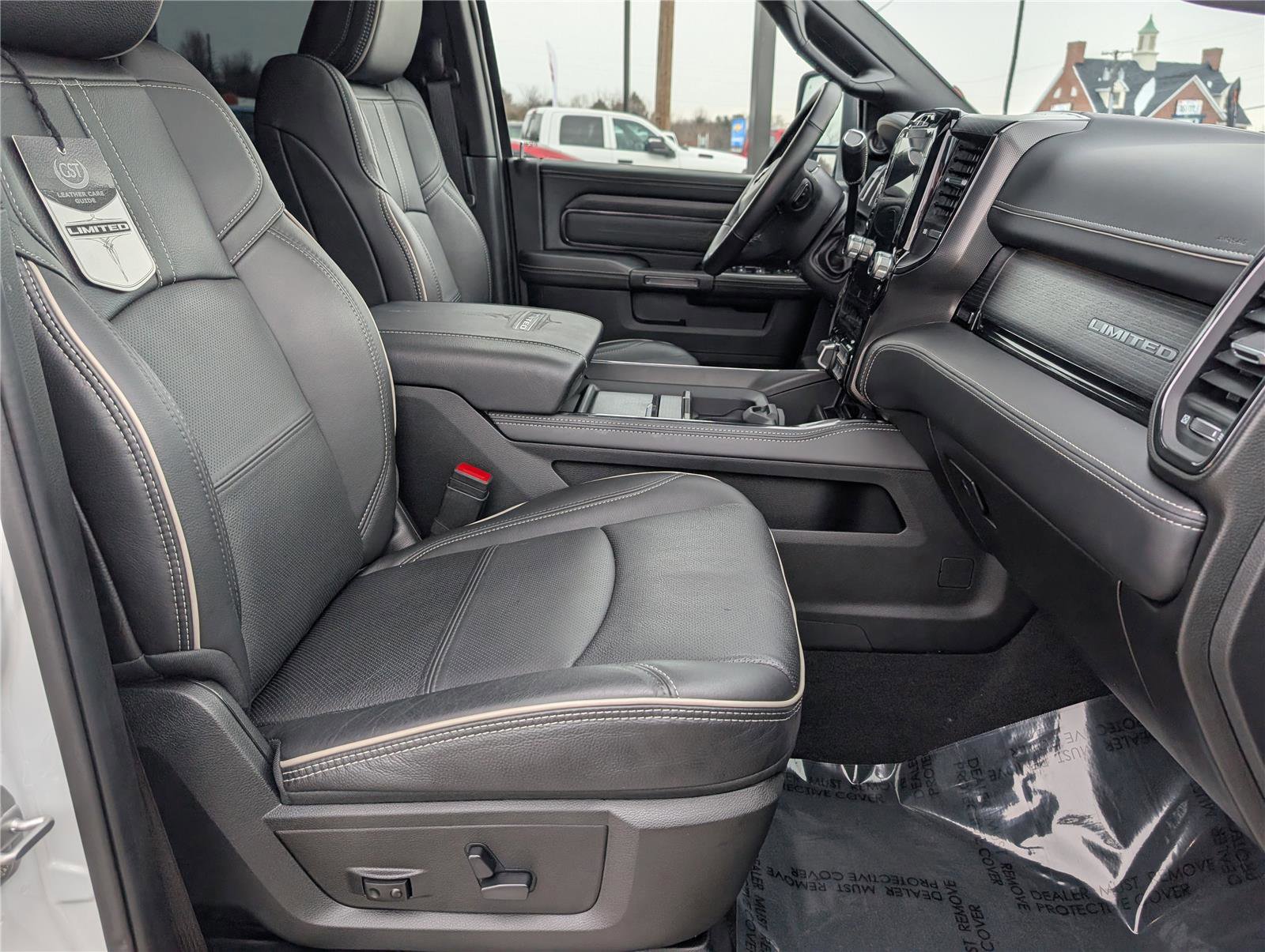 Used 2024 RAM 3500 Limited image 12