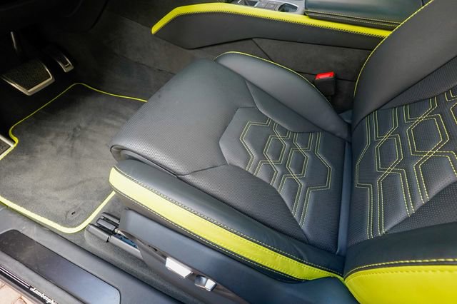 Used 2025 Lamborghini Urus SE image 53