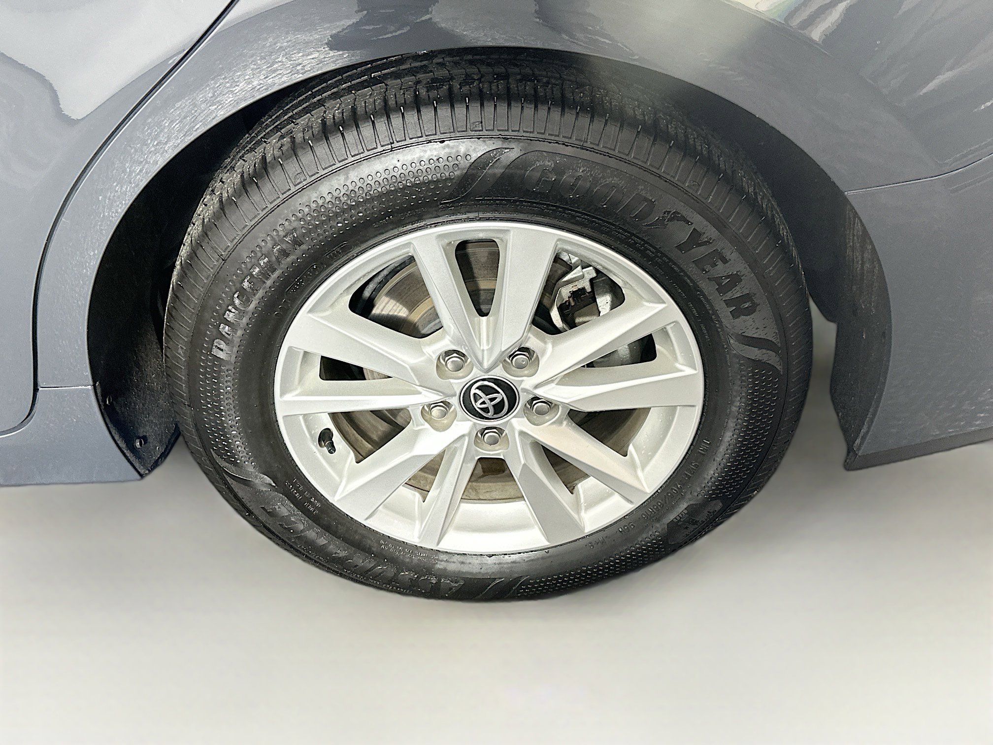 Used 2025 Toyota Camry LE image 11