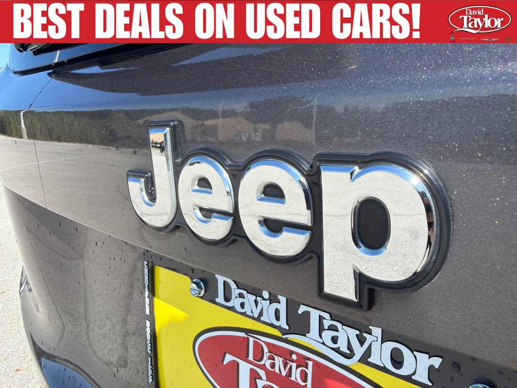 Used 2018 Jeep Renegade Latitude FWD image 35