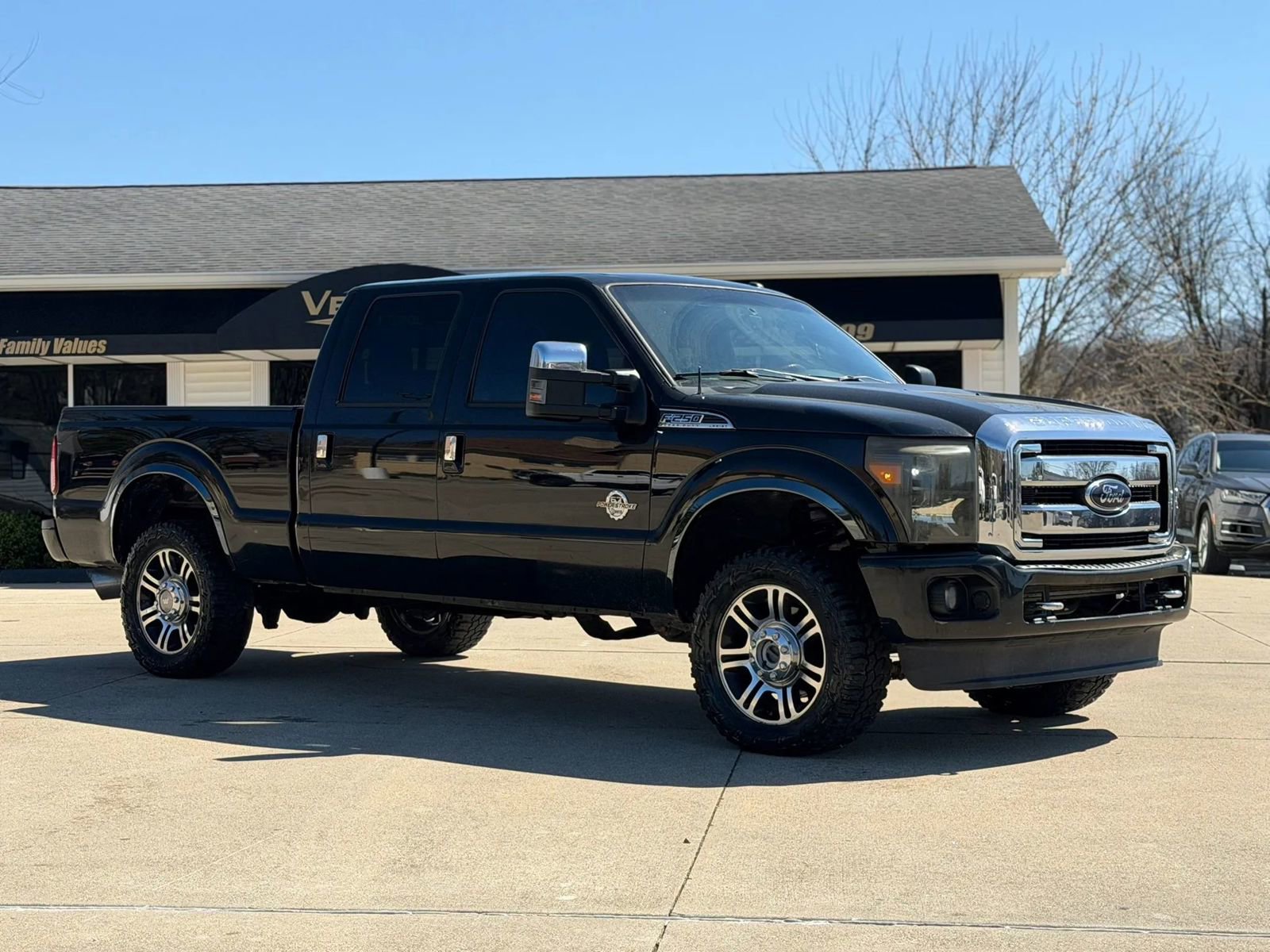 Used 2016 Ford F250 Platinum w/ FX4 Off-Road Package AWD/4WD image 1