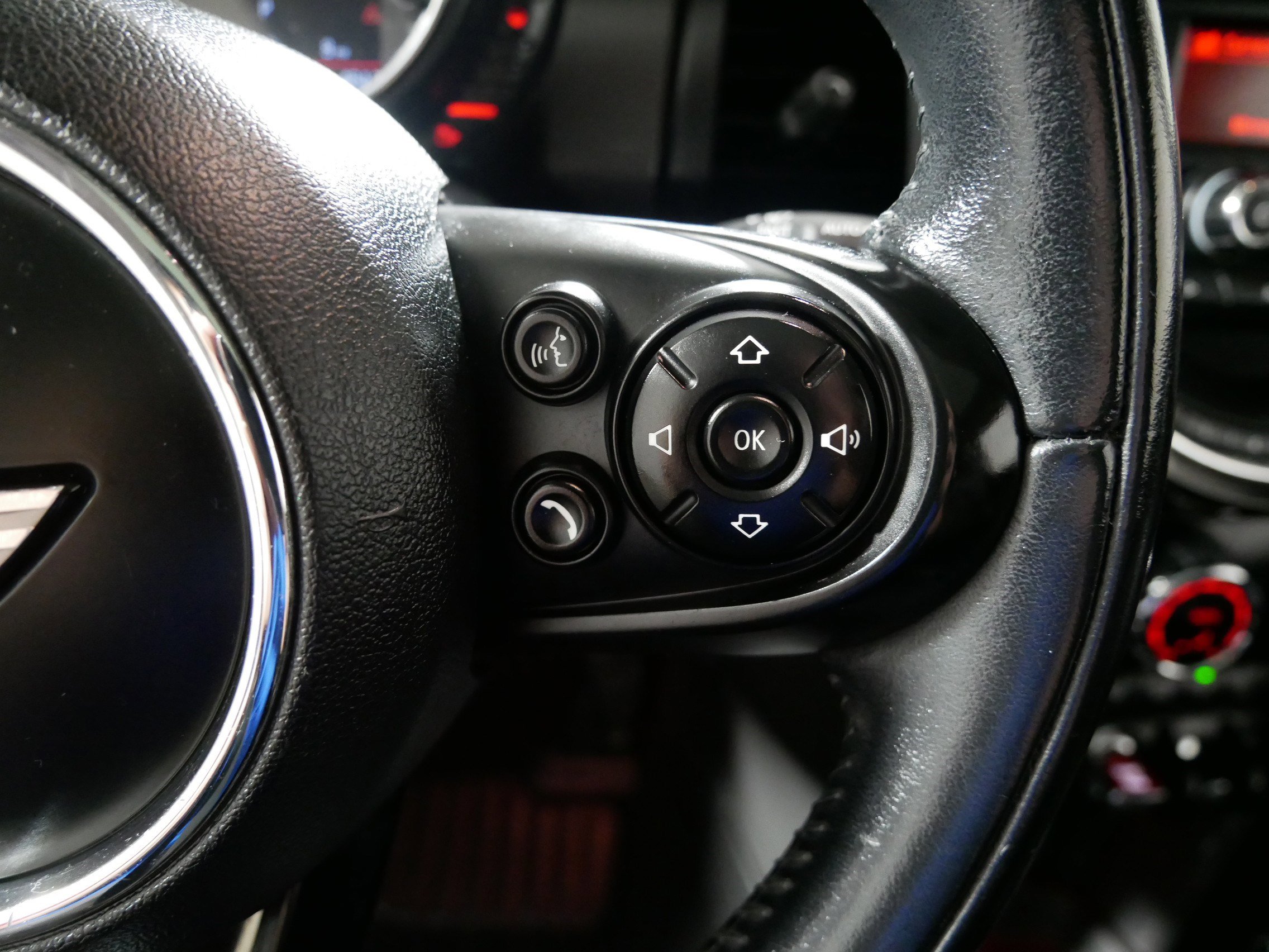 Used 2015 MINI Cooper 2-Door Hardtop image 28